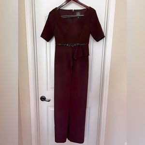 Adrianna Papell formal burgundy dress. Women’s size 4. Excellent condition.